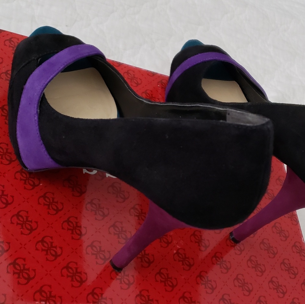 Guess heel